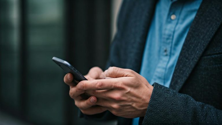 Micro-Moment Là Gì? Chiến Lược Marketing Trong 4 Khoảnh Khắc Quan Trọng